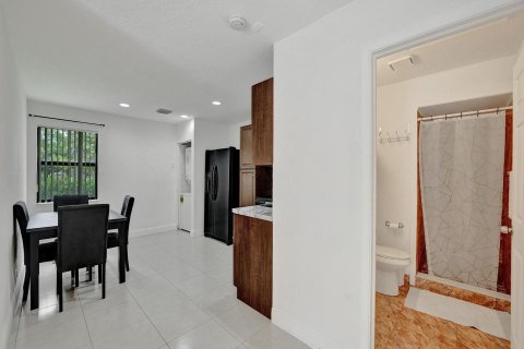 Casa en venta en West Palm Beach, Florida, 5 dormitorios, 312.15 m2 № 1175045 - foto 10