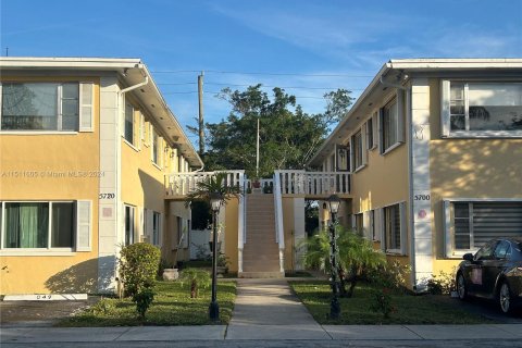 Condo in Fort Lauderdale, Florida, 2 bedrooms  № 938550 - photo 4