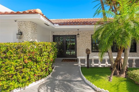 Villa ou maison à vendre à Hallandale Beach, Floride: 3 chambres, 224.82 m2 № 874186 - photo 10