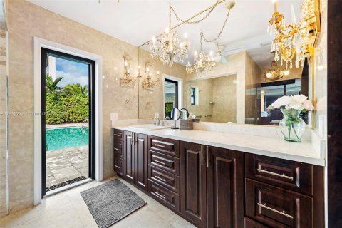 Villa ou maison à vendre à Hallandale Beach, Floride: 3 chambres, 224.82 m2 № 874186 - photo 30