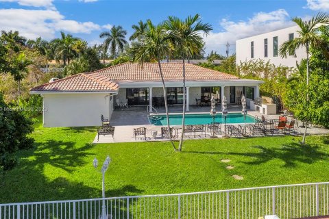 Villa ou maison à vendre à Hallandale Beach, Floride: 3 chambres, 224.82 m2 № 874186 - photo 6