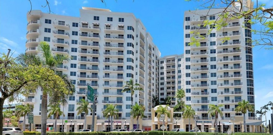 Condo à Hollywood, Floride, 1 chambre  № 1215744