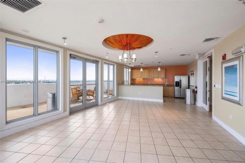 Copropriété à vendre à Hollywood, Floride: 1 chambre, 69.21 m2 № 1215744 - photo 12