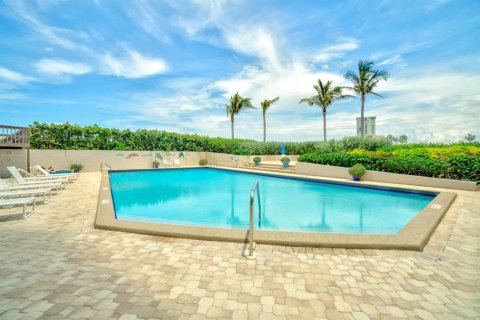 Condominio en venta en Jensen Beach, Florida, 2 dormitorios, 155.98 m2 № 542856 - foto 15