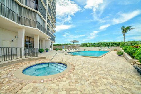 Condominio en venta en Jensen Beach, Florida, 2 dormitorios, 155.98 m2 № 542856 - foto 16