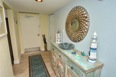 Condo in Hutchinson Island South, Florida, 2 bedrooms  № 1104415 - photo 28