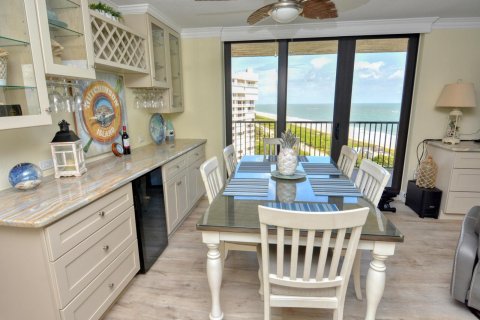 Condo in Hutchinson Island South, Florida, 2 bedrooms  № 1104415 - photo 21