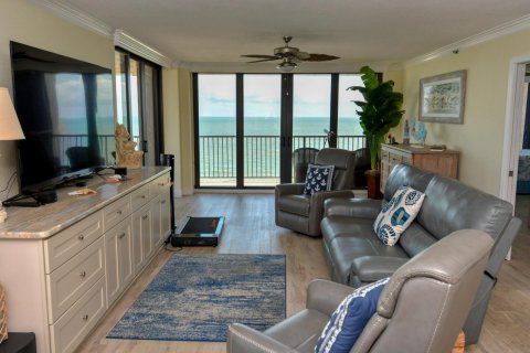 Condo in Hutchinson Island South, Florida, 2 bedrooms  № 1104415 - photo 23