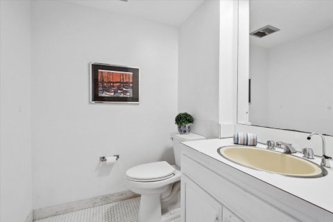 Condo in Fort Lauderdale, Florida, 1 bedroom  № 992133 - photo 4