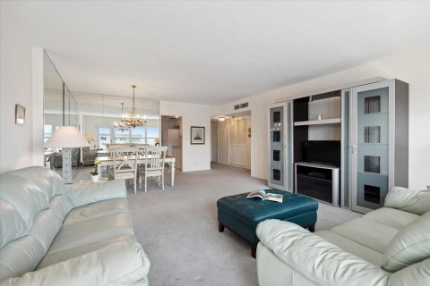 Condo in Fort Lauderdale, Florida, 1 bedroom  № 992133 - photo 9