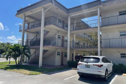 Condominio en venta en Palm Springs, Florida, 2 dormitorios, 93.09 m2 № 1145965 - foto 17