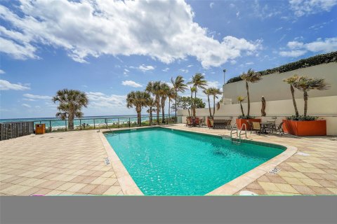 Condo in Fort Lauderdale, Florida, 1 bedroom  № 1146063 - photo 11