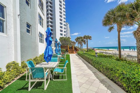 Condo in Fort Lauderdale, Florida, 1 bedroom  № 1146063 - photo 9