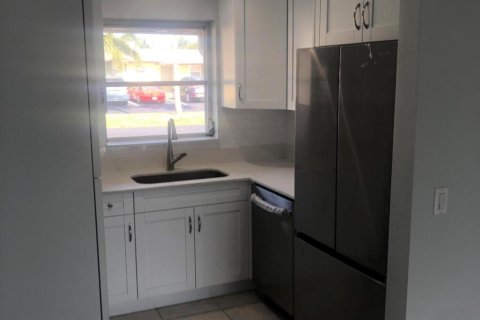 Casa en venta en West Palm Beach, Florida, 1 dormitorio, 56.76 m2 № 1146015 - foto 15