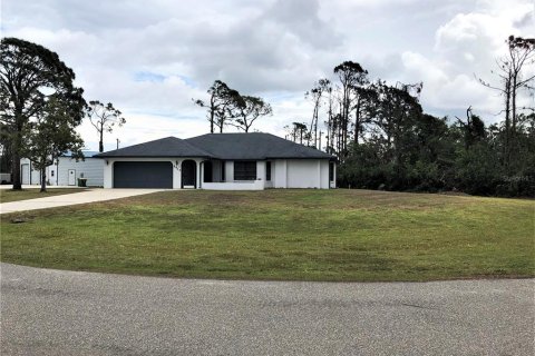 Villa ou maison à vendre à Port Charlotte, Floride: 3 chambres, 178.28 m2 № 429198 - photo 1