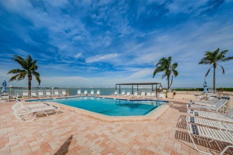 Condominio en venta en Saint Petersburg, Florida, 1 dormitorio, 73.39 m2 № 1341912 - foto 20