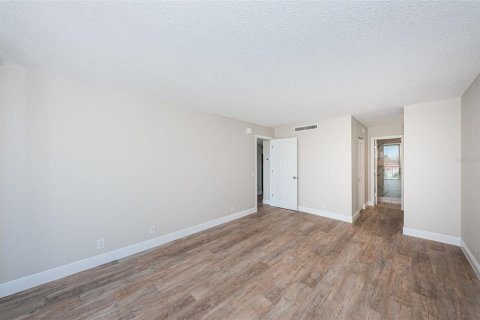 Condominio en venta en Saint Petersburg, Florida, 1 dormitorio, 73.39 m2 № 1341912 - foto 11