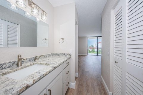 Condominio en venta en Saint Petersburg, Florida, 1 dormitorio, 73.39 m2 № 1341912 - foto 14