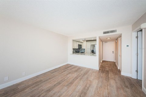 Condominio en venta en Saint Petersburg, Florida, 1 dormitorio, 73.39 m2 № 1341912 - foto 7