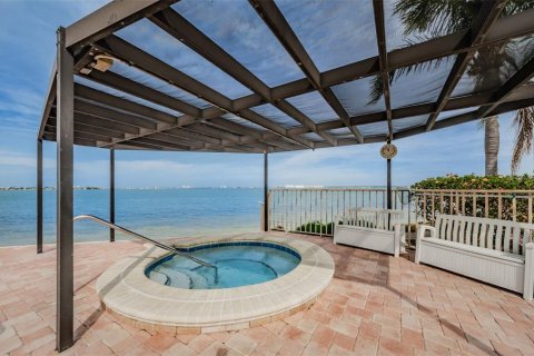 Condo in Saint Petersburg, Florida, 1 bedroom  № 1341912 - photo 23