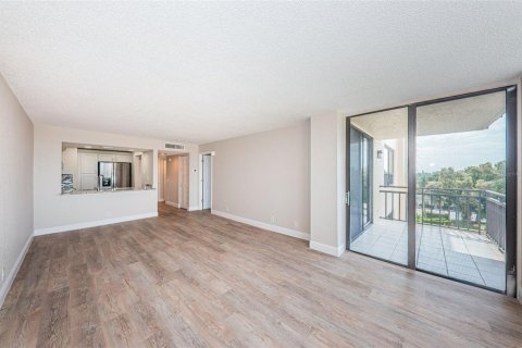 Condo in Saint Petersburg, Florida, 1 bedroom  № 1341912 - photo 8