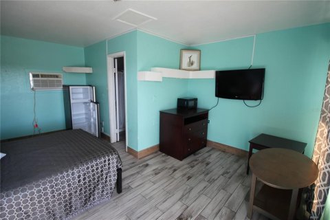 Hotel en venta en New Port Richey, Florida № 1401091 - foto 14