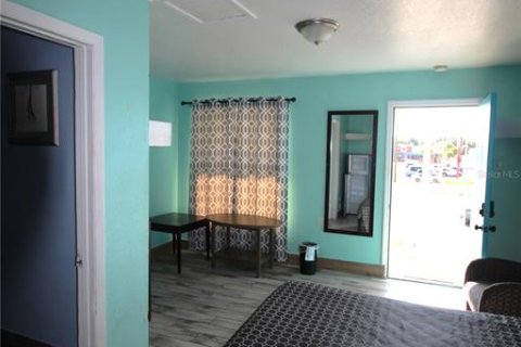 Hotel en venta en New Port Richey, Florida № 1401091 - foto 15