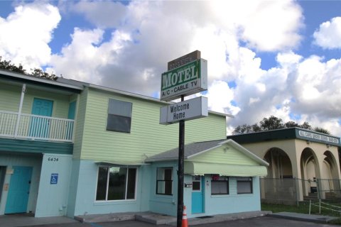 Hotel en venta en New Port Richey, Florida № 1401091 - foto 3