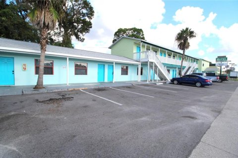 Hotel en venta en New Port Richey, Florida № 1401091 - foto 4