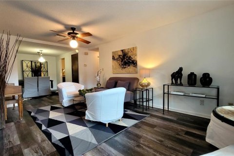 Condominio en venta en Maitland, Florida, 1 dormitorio, 74.23 m2 № 1400761 - foto 2