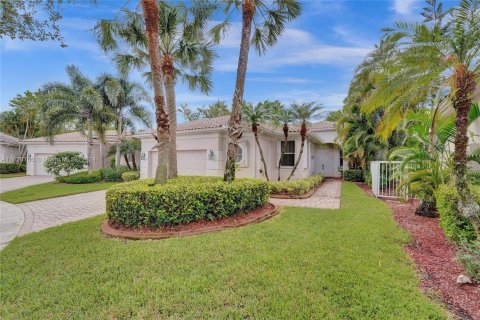 Villa ou maison à vendre à Weston, Floride: 3 chambres, 227.24 m2 № 1290861 - photo 1