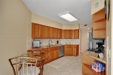 Condo in Aventura, Florida, 2 bedrooms  № 1290857 - photo 14