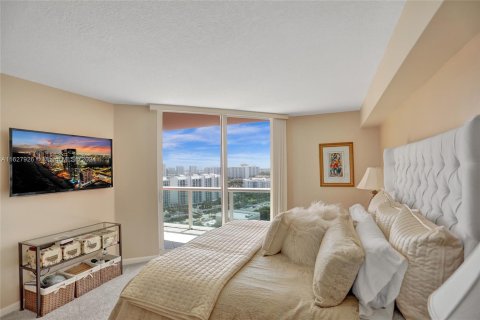 Condo in Aventura, Florida, 2 bedrooms  № 1290857 - photo 18