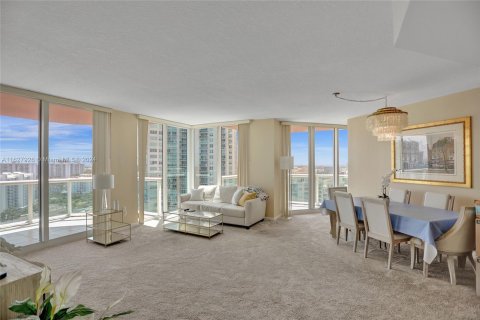 Condo in Aventura, Florida, 2 bedrooms  № 1290857 - photo 10