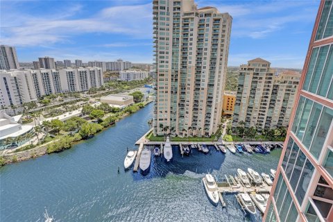 Condo in Aventura, Florida, 2 bedrooms  № 1290857 - photo 5