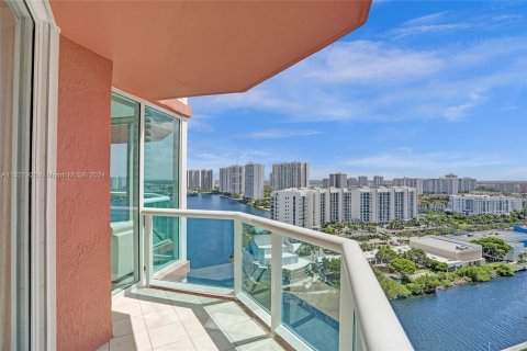 Condo in Aventura, Florida, 2 bedrooms  № 1290857 - photo 1