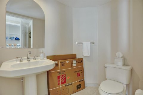 Condo in Aventura, Florida, 2 bedrooms  № 1290857 - photo 27