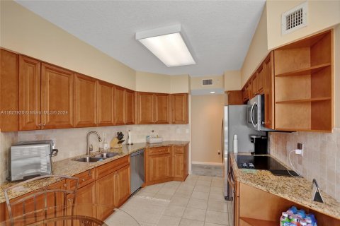 Condo in Aventura, Florida, 2 bedrooms  № 1290857 - photo 13