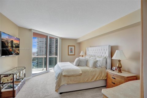 Condo in Aventura, Florida, 2 bedrooms  № 1290857 - photo 17