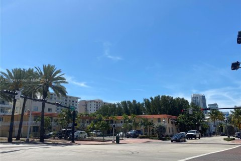 Condo in Miami Beach, Florida  № 1381707 - photo 18