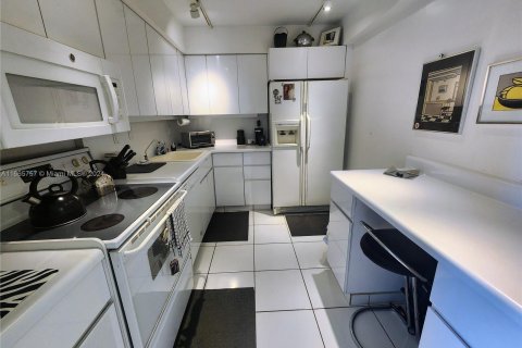 Condo in Aventura, Florida, 2 bedrooms  № 1381662 - photo 4