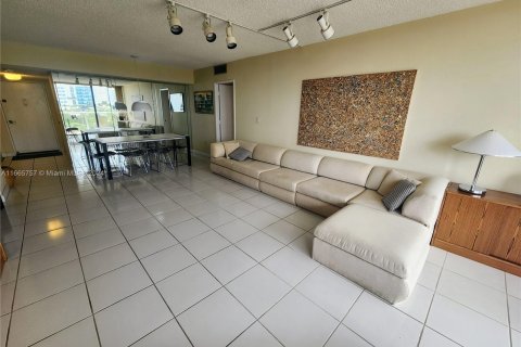 Condo in Aventura, Florida, 2 bedrooms  № 1381662 - photo 2