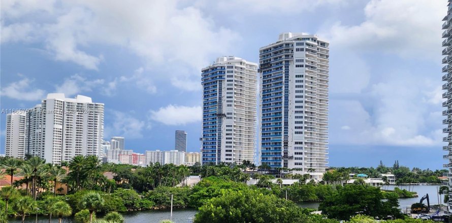 Condo in Aventura, Florida, 2 bedrooms  № 1381662