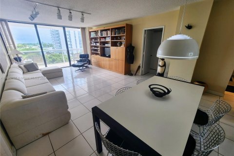 Condo in Aventura, Florida, 2 bedrooms  № 1381662 - photo 3