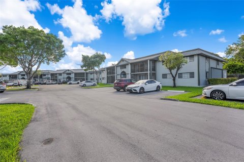 Copropriété à vendre à Miami, Floride: 3 chambres, 98.94 m2 № 1355196 - photo 20