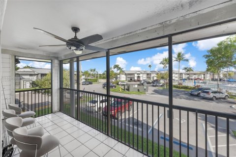 Condo in Miami, Florida, 3 bedrooms  № 1355196 - photo 15