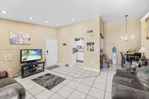 Copropriété à vendre à Miami, Floride: 3 chambres, 98.94 m2 № 1355196 - photo 6