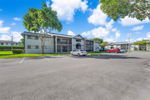 Condo in Miami, Florida, 3 bedrooms  № 1355196 - photo 19