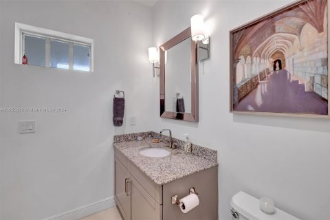 Condo in Miami, Florida, 2 bedrooms  № 1355197 - photo 7