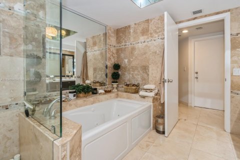 Condo in Aventura, Florida, 3 bedrooms  № 1355114 - photo 29